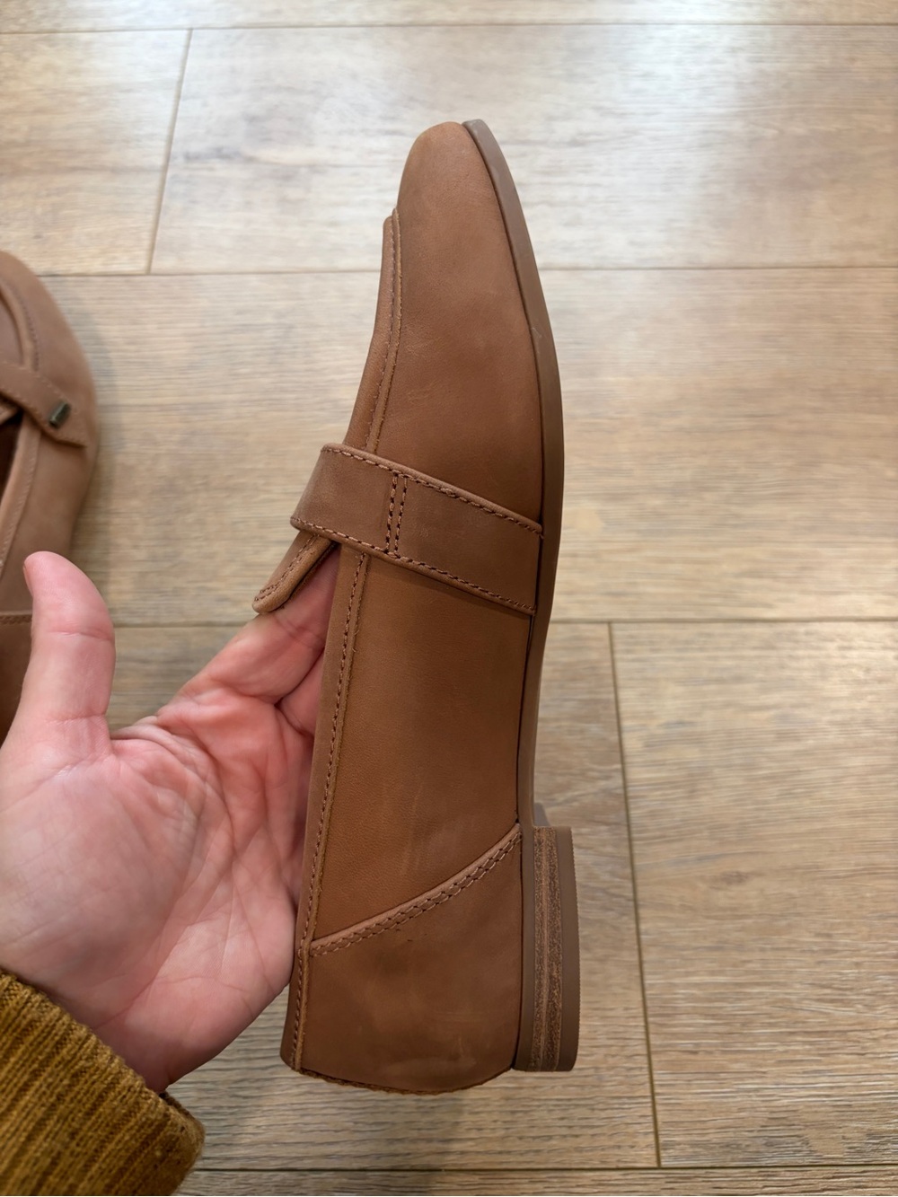 Toms Women's Tan Loafer Flats - Picture 8 of 12
